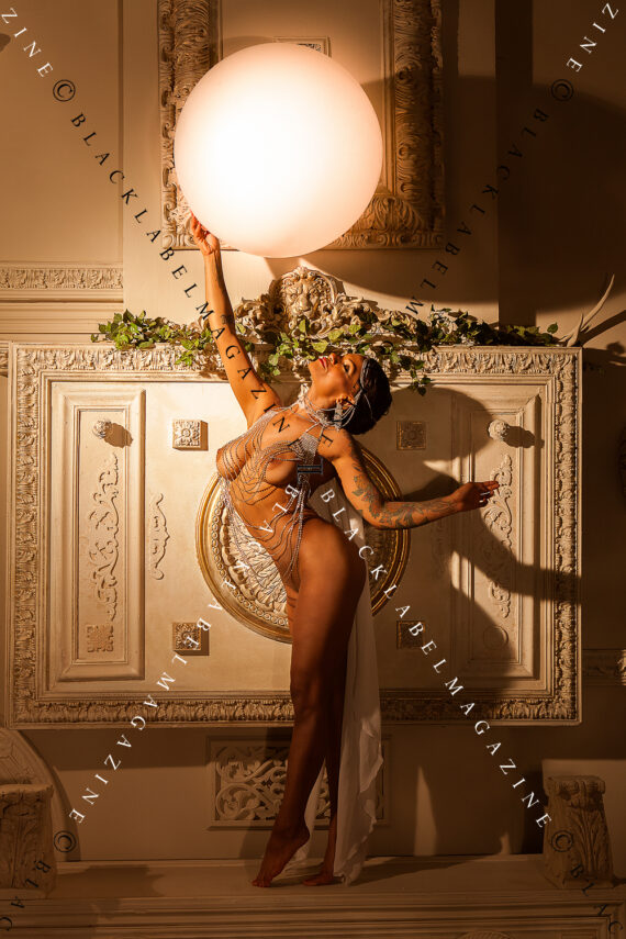 Naughty Postals: Sandria Dore